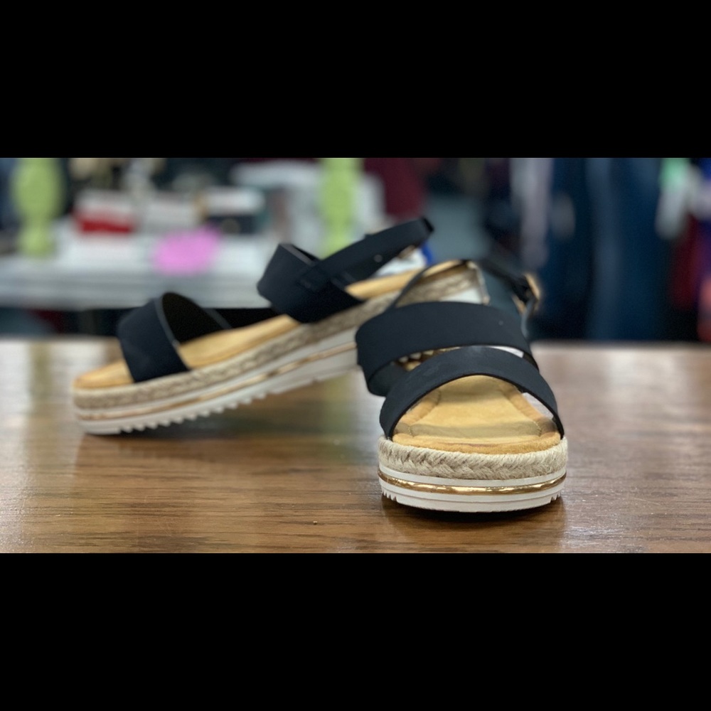 Sandles